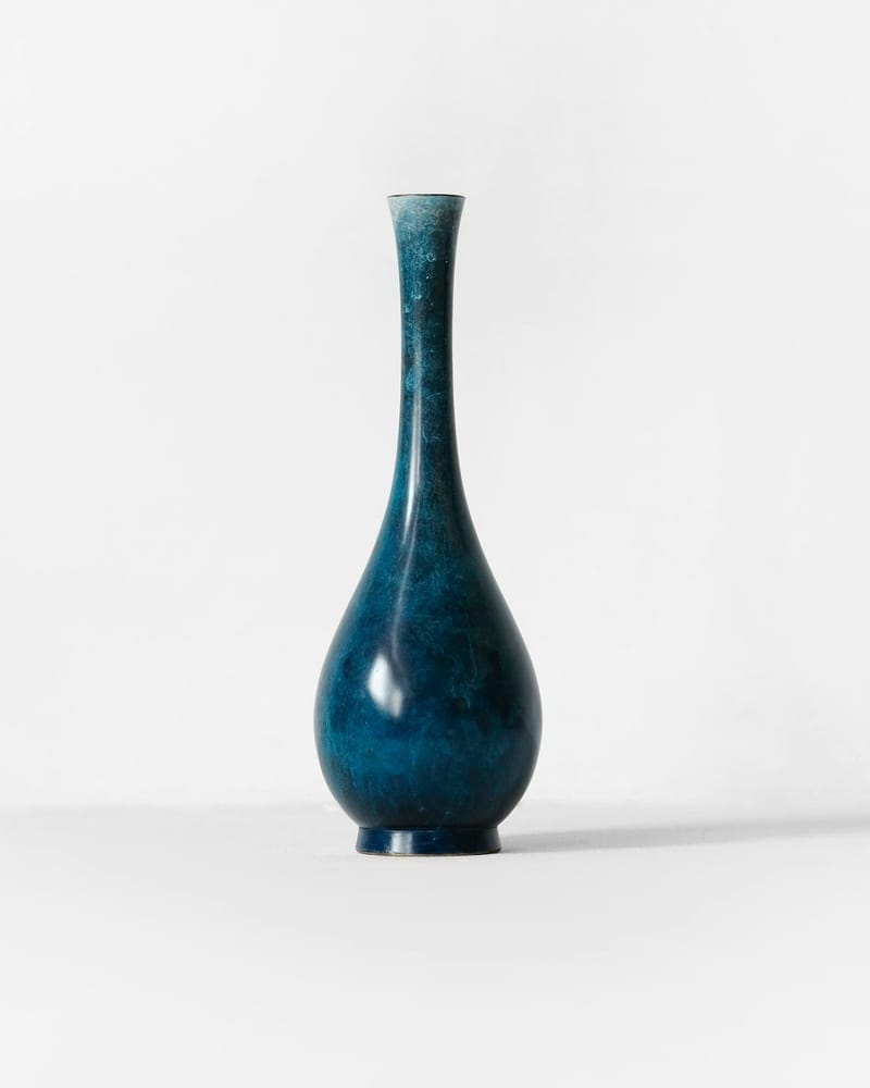 Vase bouteille émaillé, bleu profond